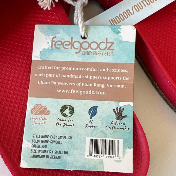 NEW Feelgoodz Red Slide Sandals - Size: 5/6 - Picture 6 of 6